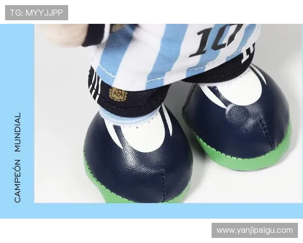 足球明星坎塞洛独特挂件设计引领时尚潮流,球迷必备收藏品 足球明星坎塞洛独特挂件设计引领时尚潮流,球迷必备收藏品